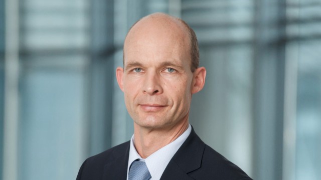 Dr. Fabian Steil, Beratung für Banken, Sparkassen und Institutionelle