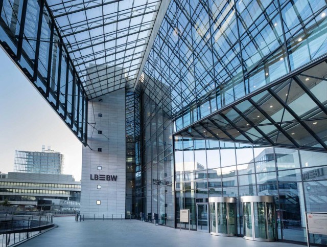 LBBW Geb&auml;ude am Hauptbahnhof Haupteingang