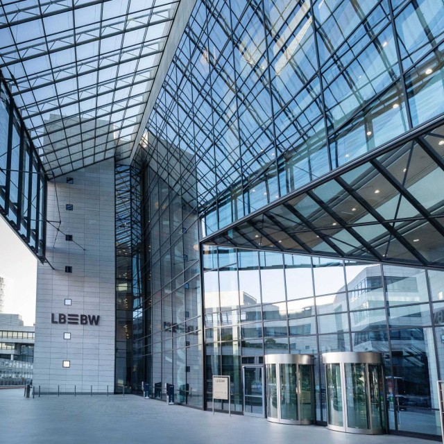 LBBW Geb&auml;ude am Hauptbahnhof Haupteingang