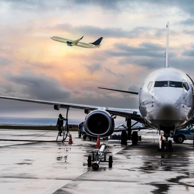 Flugzeug Tanken Kerosin Flughafen