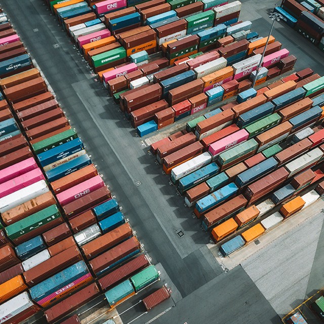 Container Logistik: Lagerung von Ware