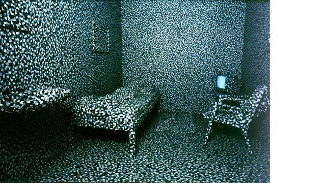 Volker Hildebrandt, Rosa Zimmer, 1997, Zuschnitt