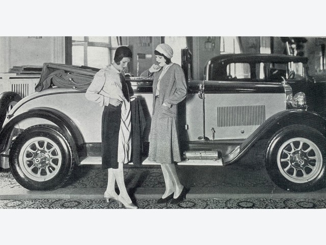 Fashion and automobile exhibition at the Gerson fashion house