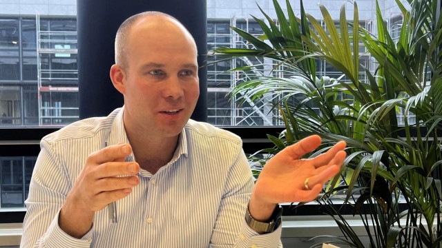 Im Interview: Dominik Hamperl, Sektorexperte Healthcare & Pharma bei der LBBW.