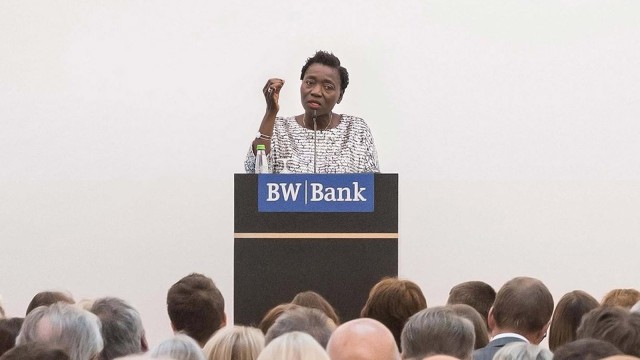 Dr. Auma Obama von der Stiftung „Sauti Kuu" bei einem Vortrag bei der BW-Bank 