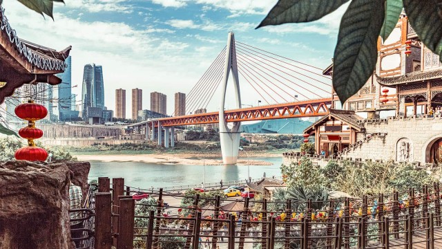 Brücke führt von traditionellen zum modernen China 