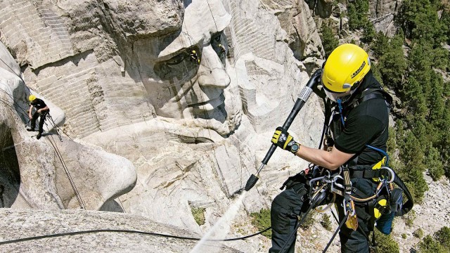 Die Präsidentenköpfe am Mount Rushmore werden gekärchert