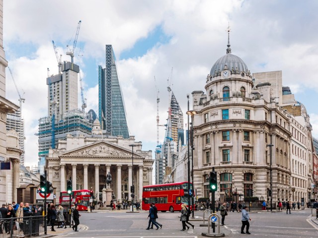 Londoner Finanzviertel mit Royal Exchange und Bank of England