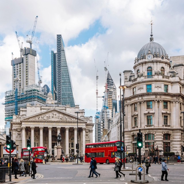 Londoner Finanzviertel mit Royal Exchange und Bank of England