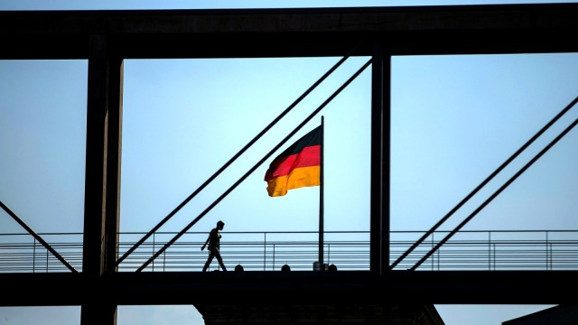 Reichstag Bundestag Deutschland Flagge