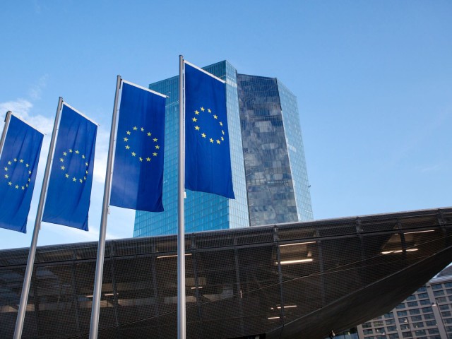 EZB Frankfurt Europa EU Flaggen