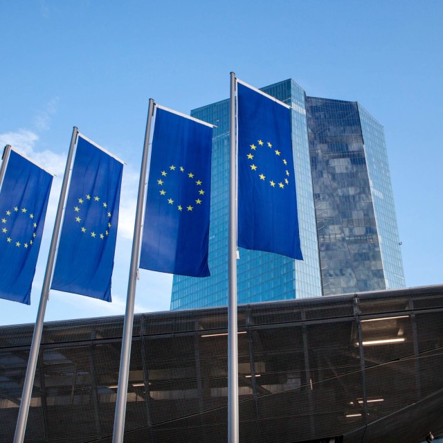 EZB Frankfurt Europa EU Flaggen