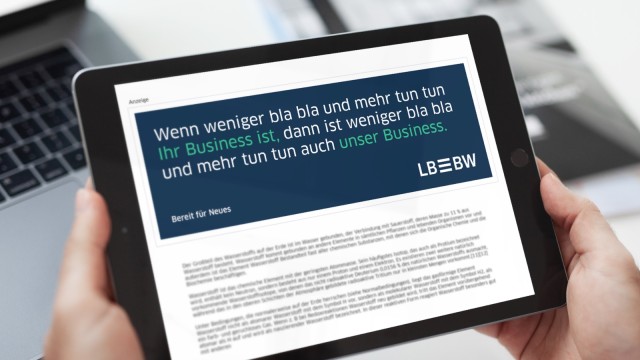 Tablet mit Werbeslogan der LBBW zu COP27