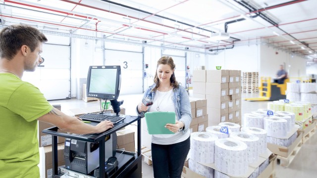 Lagerhalle des Pharmaunternehmens LTS Lohmann