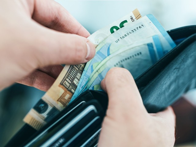 Geldboerse mit Geldscheinen