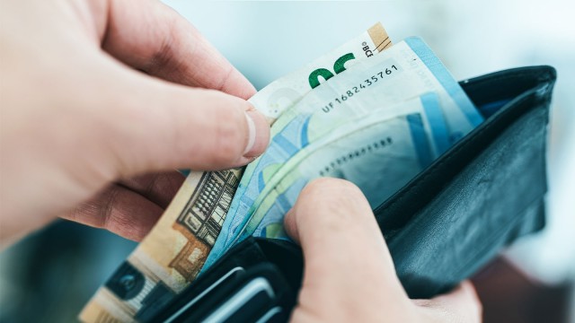 Geldboerse mit Geldscheinen
