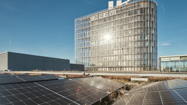 Solaranalge auf dem LBBW-Gebäude in Stuttgart